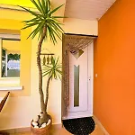 Mediterranean Garden 아그