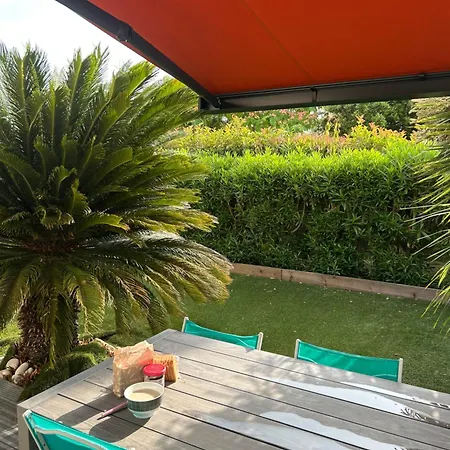 Mediterranean Garden Ferienhaus